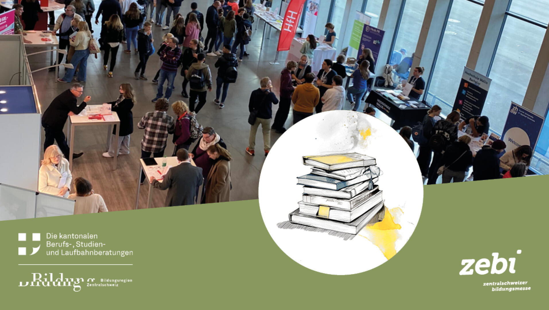 Eine geschäftige Bildungsmesse mit Menschen, die verschiedene Stände in einer hellen Halle besuchen. Im Vordergrund ist ein illustrierter Bücherstapel auf grünem Hintergrund mit Logos und Text für eine Berufsberatungsveranstaltung namens zebi zu sehen.